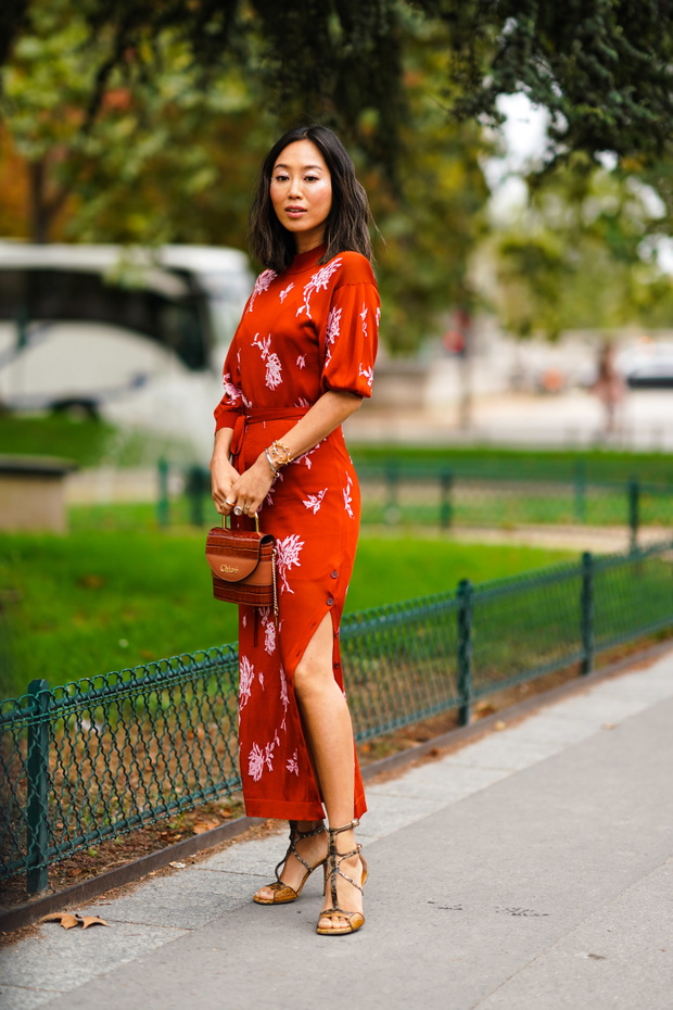 Street Style : Paris Fashion Week - Womenswear Spring Summer 2020