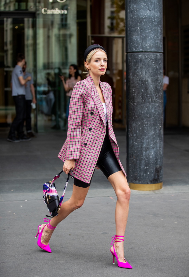 Street Style : Paris Fashion Week -Haute Couture Fall/Winter 2019/2020 : Day Two