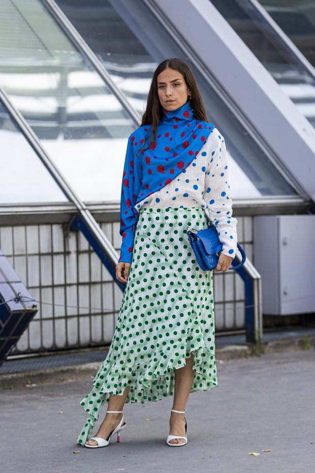 Street Style : Paris Fashion Week - Menswear Spring/Summer 2020 : Day Six