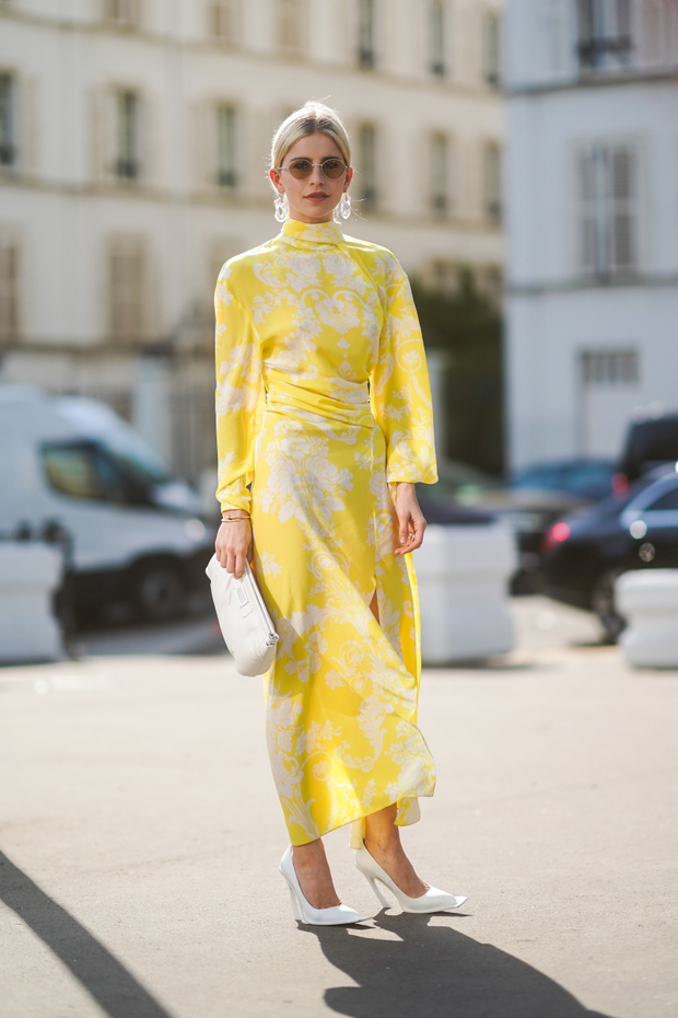 Street Style : Paris Fashion Week - Haute Couture Fall/Winter 2019/2020 : Day One