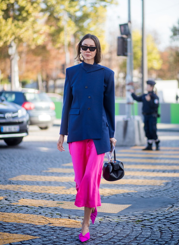 Street Style : Paris Fashion Week Womenswear Spring/Summer 2018 : Day Eight