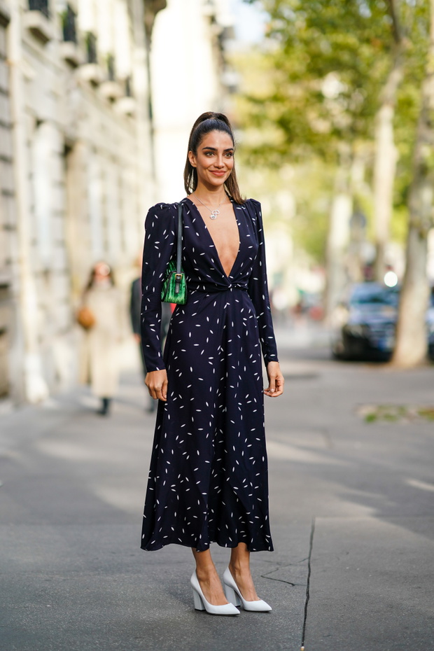 Street Style : Paris Fashion Week - Womenswear Spring Summer 2020