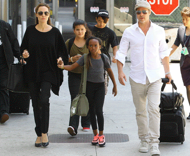 brad-pitt-angelina-jolie-z-dziecmi-na-lotnisku-389382-GALLERYBIG-f7f6636