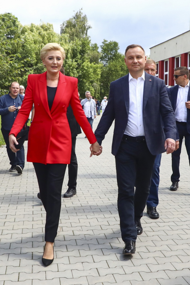 Druga tura wyborów prezydenckich 2020 - g?osuje Andrzej Duda