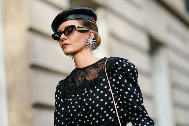 Street Style : Paris Fashion Week - Womenswear Spring Summer 2020 : Day Five