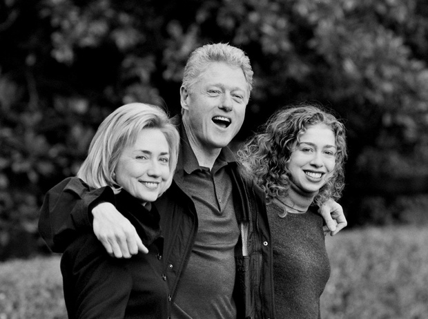 11/26/97 NP - White House First Lady Hillary Rodham Clinton, President Bill Clinton and daughter Che