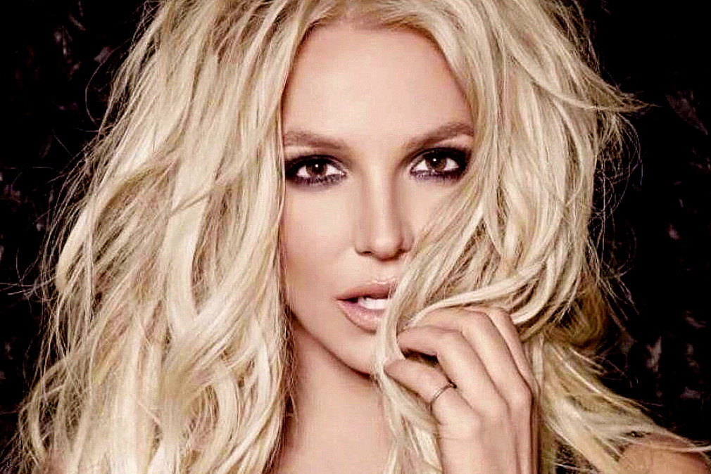 britney-spears-samolot-wnetrze-6