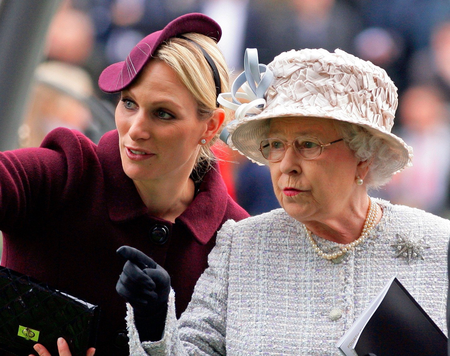 Zara Tindall, królowa Elżbieta II