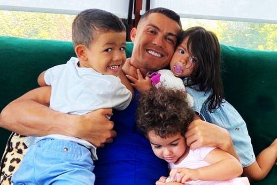 Cristiano Ronaldo, Cristiano Ronaldo z dziećmi