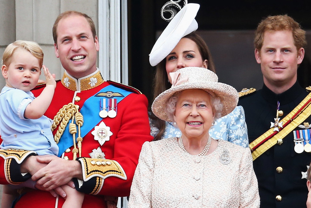 Królowa Elżbieta II, książę William, książę Harry, brytyjska rodzina królewska
