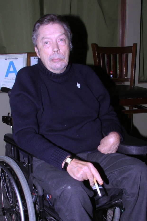 *EXCLUSIVE* Tim Curry takes a smoke break outside Herb Alpert's Vibrato Grill &amp; Jazz Tim Curry