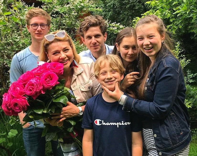 Julia Królikowska co dziś robi?