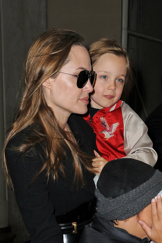 Angelina Jolie z dzie?mi na zakupach