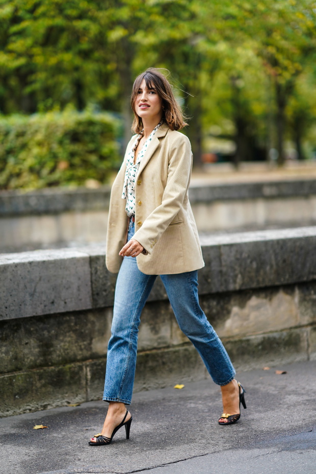 Street Style : Paris Fashion Week - Womenswear Spring Summer 2020 : Day Seven