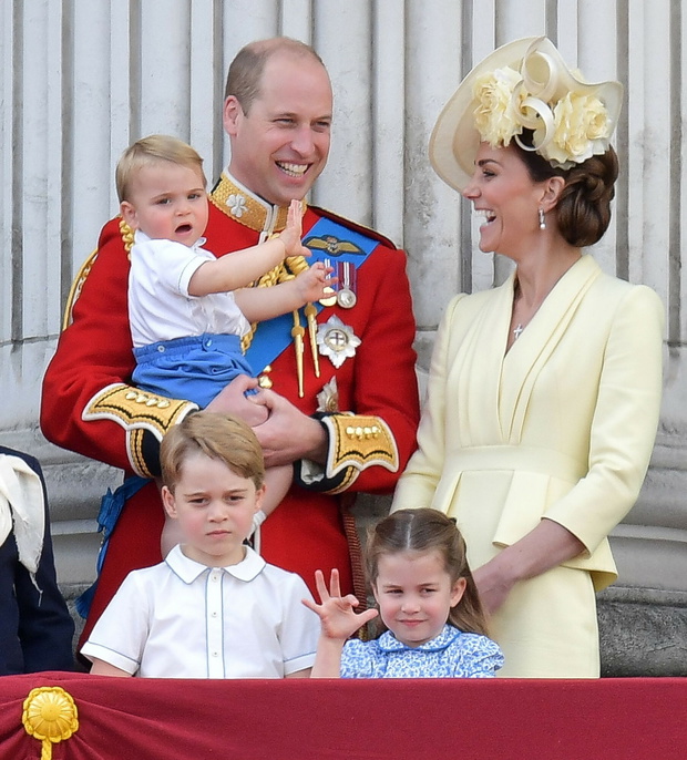 Brytyjska rodzina królewska podczas ?wi?ta Trooping the Colour