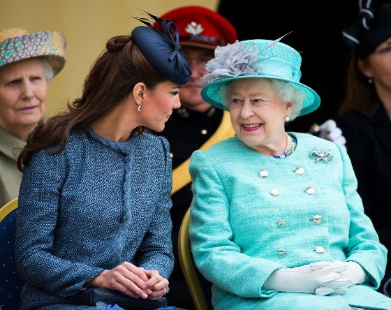 księżna Kate, królowa Elżbieta II