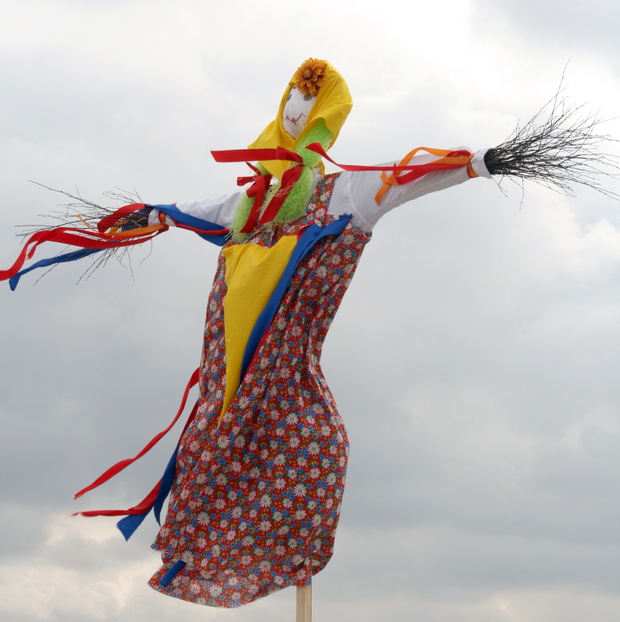 Effigy Maslenitsa before burning (Maslenitsa - traditional celeb