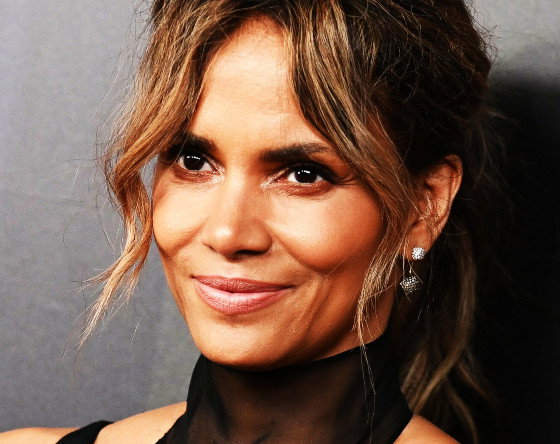 EN_01375621_0137, Halle Berry