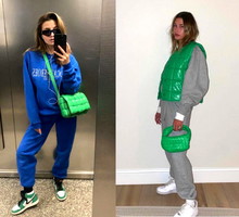 Julia Wieniawa, Hailey Bieber