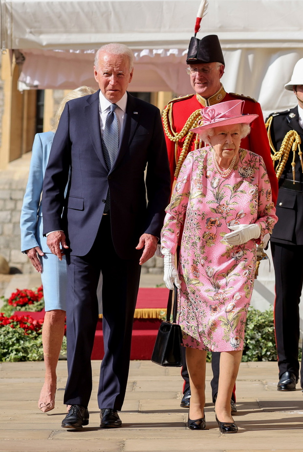 The Queen Invites The President Of The United States And The First Lady To Tea