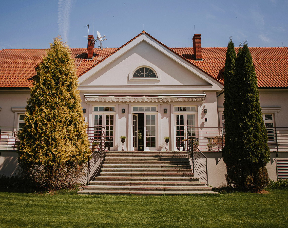 Weranda Home, Weranda Family