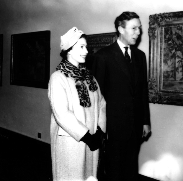 Royalty - Queen Elizabeth II Courtauld Institute of Art Visit - London University