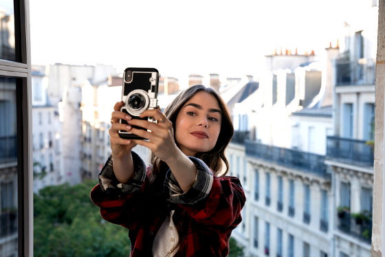 case-na-telefon-emily-w-paryzu