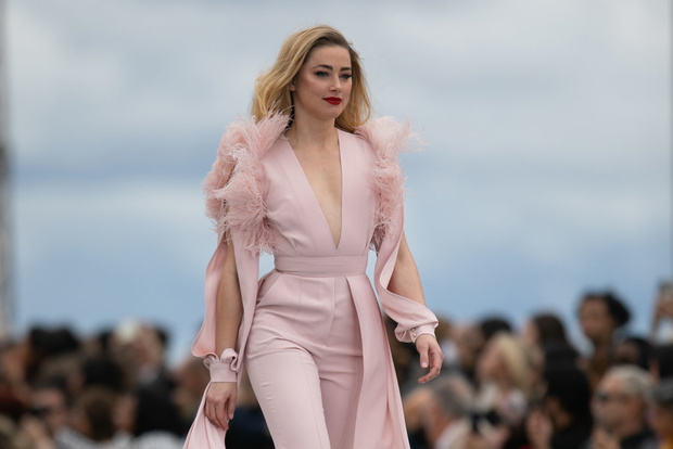 "Le Defile L'Oreal Paris 2021" : Runway - Paris Fashion Week - Womenswear Spring Summer 2022