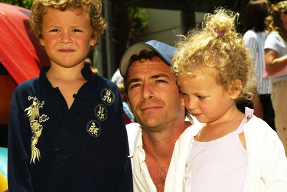 Luke Perry, Jack Perry, Sophie Perry, premiera filmu Garfield, Los Angeles, USA, 06.06.2004 rok