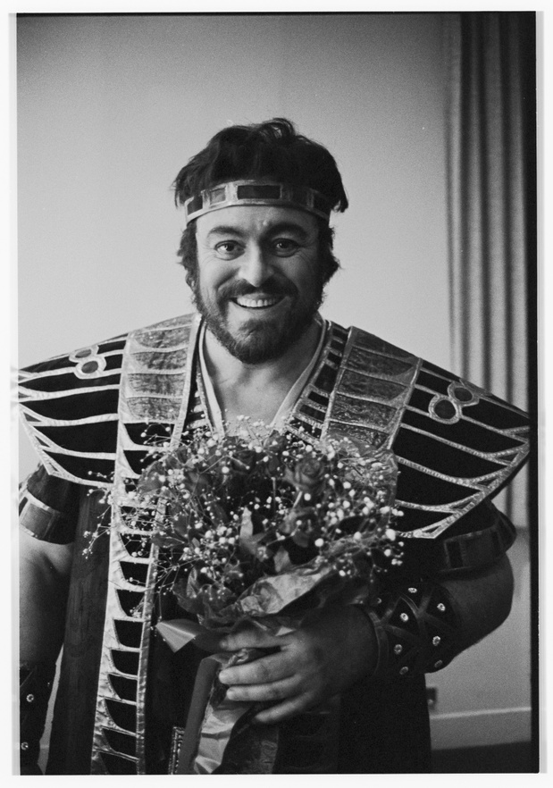 Pavarotti Before Aida Performance
