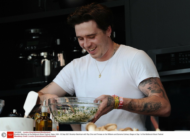 Brooklyn Beckham gotuje