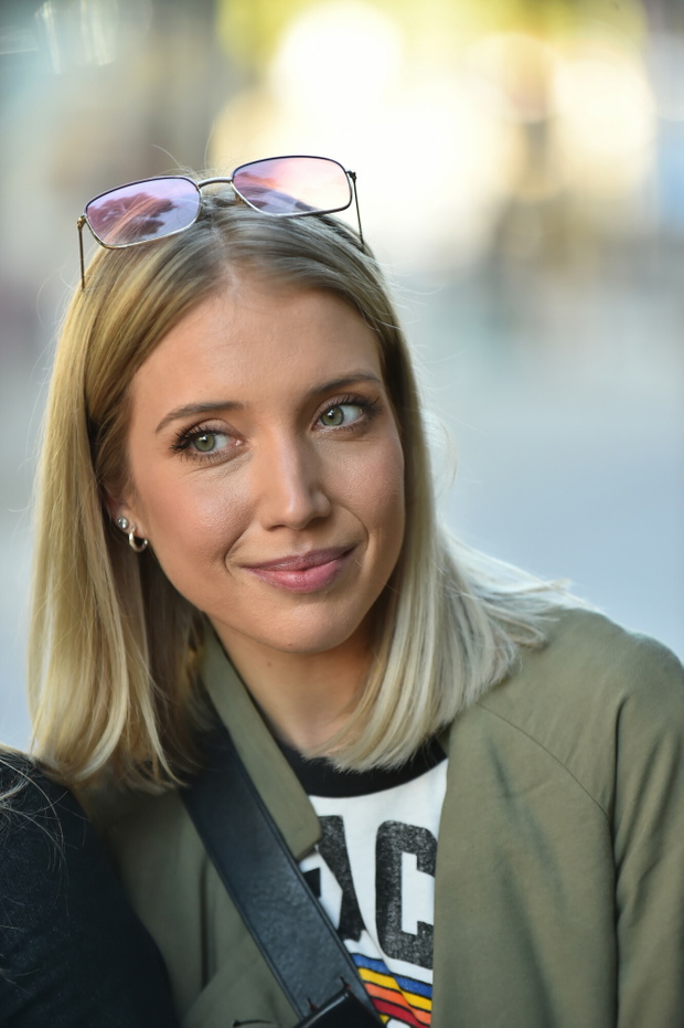 Malgorzata Pie?kowska z córk? przed studiem Dzie? dobry TVN