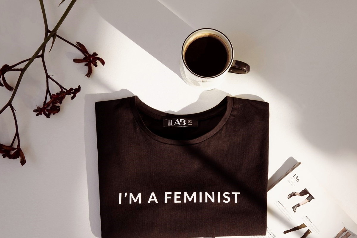 w-swiatowy-dzien-feminizmu-answearlab-zacheca-mezczyzn-do-okazania-wsparcia-kobietomjam2