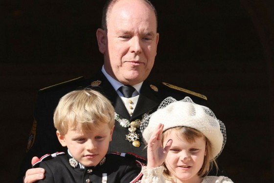 księżna Charlene, książę Albert, księżniczka Gabriella, książę Jacques, monakijska rodzina królewska