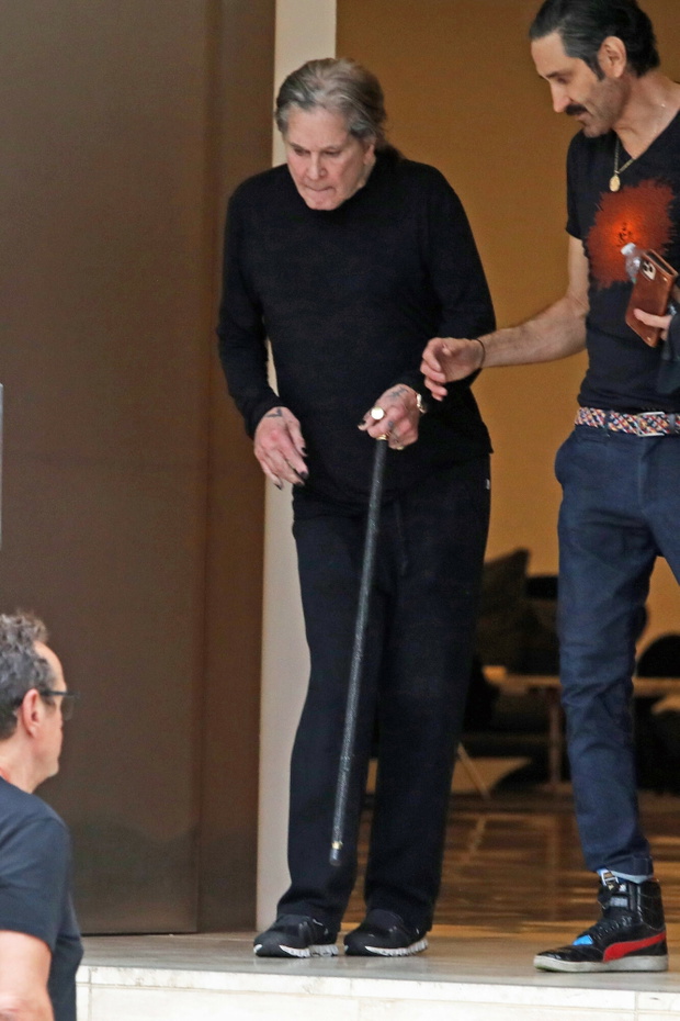 Ozzy Osbourne chodzi o lasce