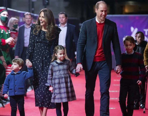 EN_01457023_0025 William i Kate z dziećmi