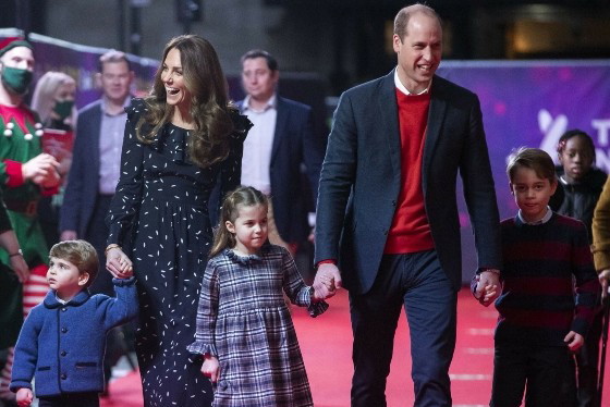 EN_01457023_0025 William i Kate z dziećmi