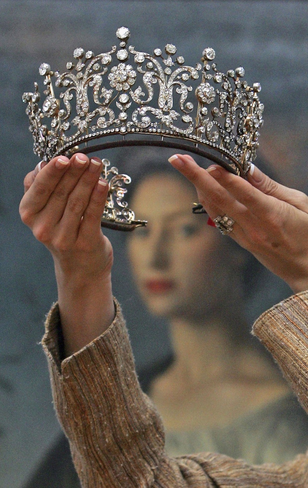 Princess Margaret's Jewellery To Be Auctioned At Christies