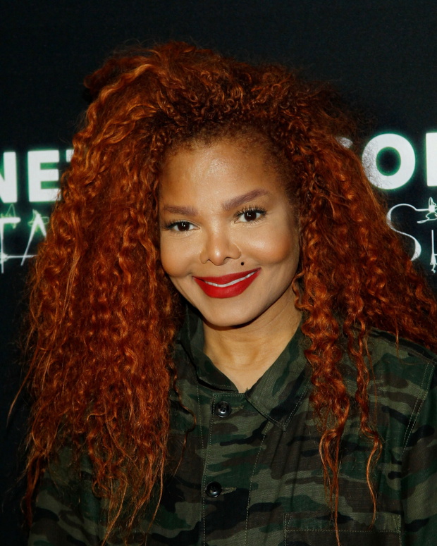 Janet Jackson w kombinezonie moro