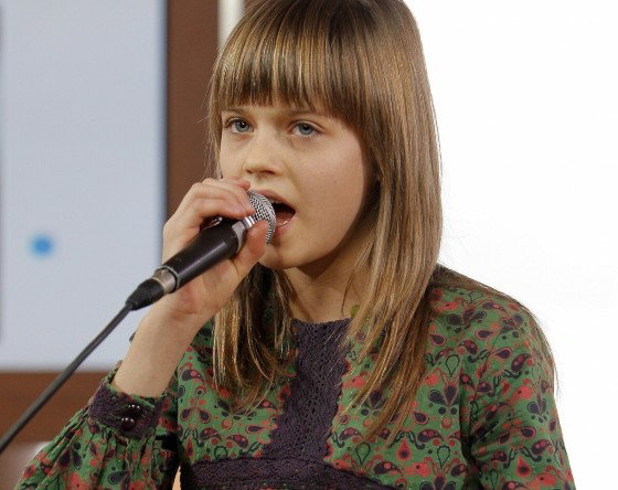 Kasia Katarzyna Sawczuk, finalistka programu Mam talent w studio Dzień Dobry TVN, Warszawa, 28.10.2009 rok