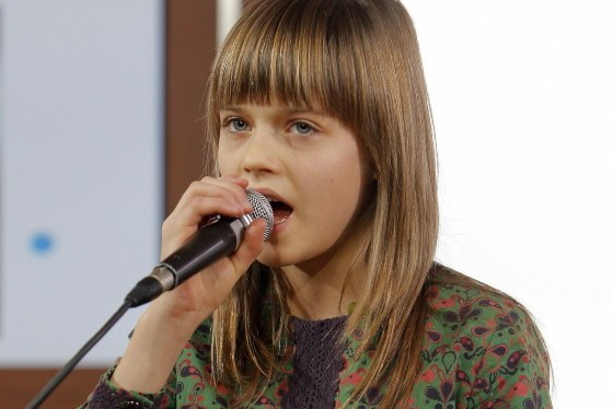 Kasia Katarzyna Sawczuk, finalistka programu Mam talent w studio Dzień Dobry TVN, Warszawa, 28.10.2009 rok