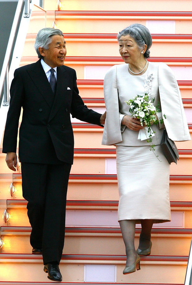 Emperor Akihito And Empress Michiko Arrive In Tokyo