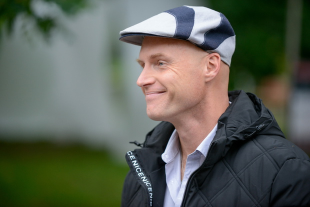 Krzysztof Igor Krawczyk na planie teledysku Tato