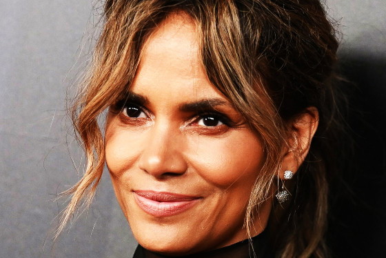 EN_01375621_0137, Halle Berry