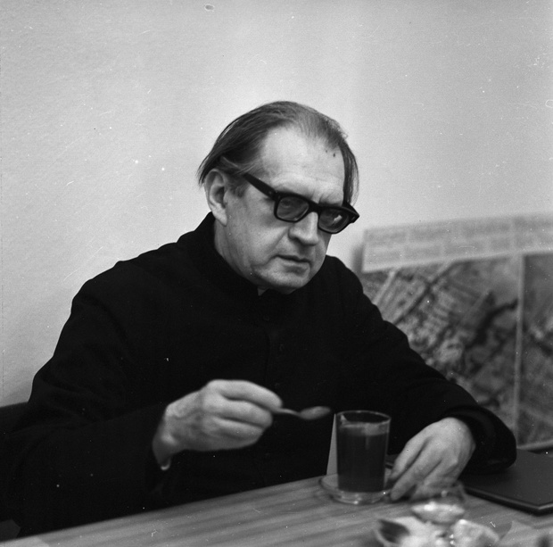 Ksi¹dz, poeta Jan Twardowski