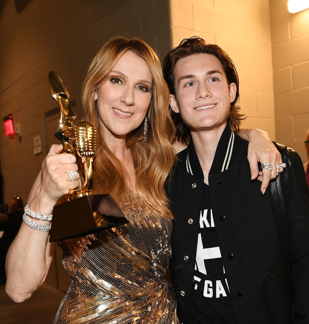 2016 Billboard Music Awards - Alternative View