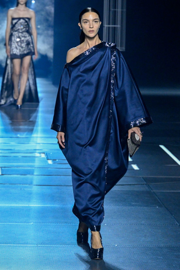 Fendi Couture : Runway - Paris Fashion Week - Haute Couture Spring/Summer 2022