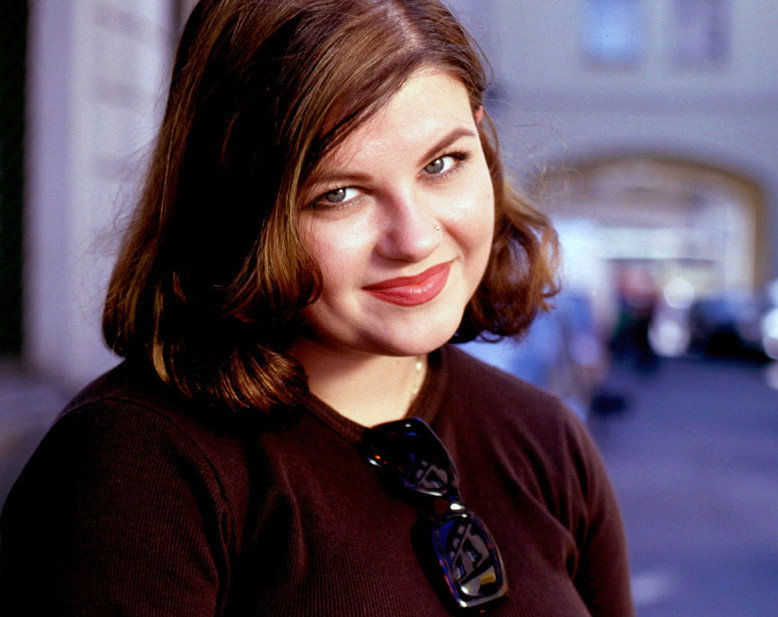 Monika Ambroziak, aktorka Teatru Buffo, Warszawa, 09.08.1996 rok, jamnik - otwarciowe
