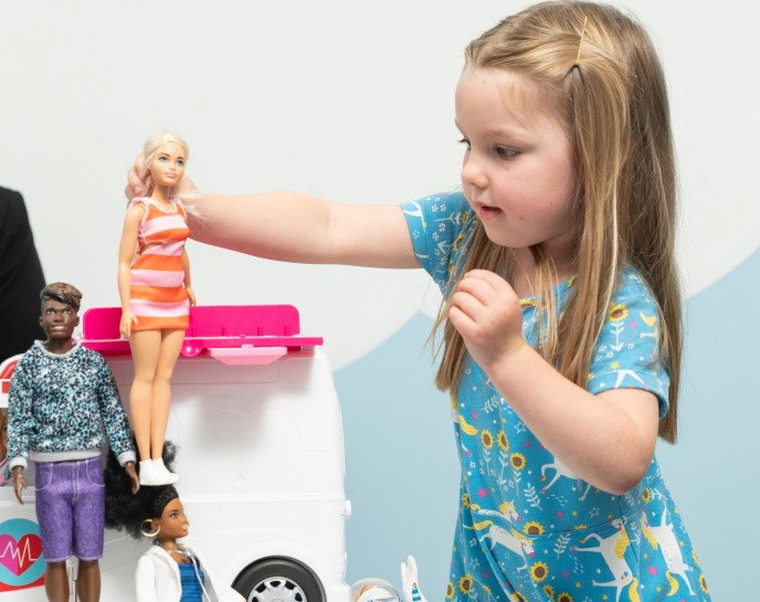 Mattel o zabawie lalkami, badania