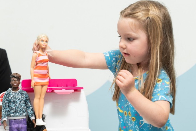 Mattel o zabawie lalkami, badania